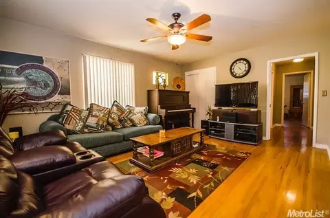 111 N 6th St, Patterson, CA 95363 photo 5