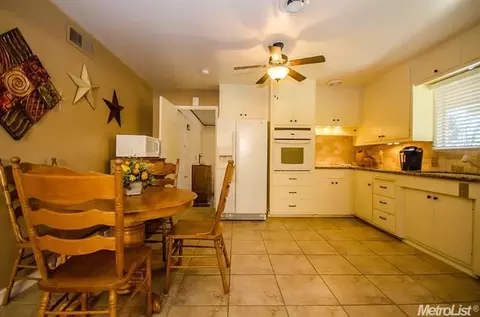 111 N 6th St, Patterson, CA 95363 photo 4