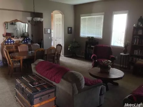 3832 Hyacinth Dr, Ceres, CA 95307 photo 2
