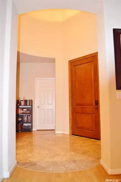3807 Gresham Ln, Sacramento, CA 95835 photo 9