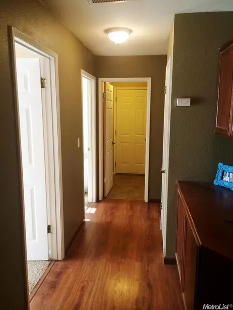 1146 E Hill Ct, Galt, CA 95632 photo 18