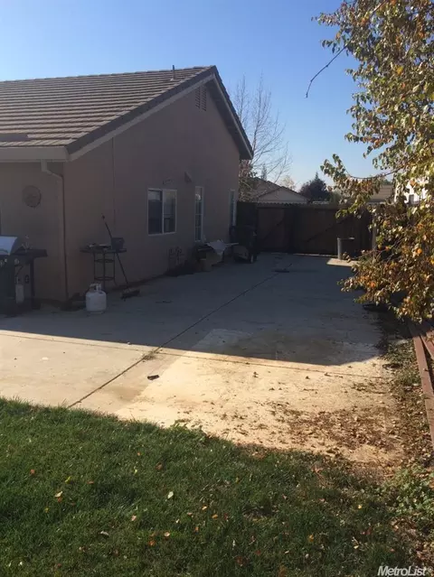 1146 E Hill Ct, Galt, CA 95632 photo 25