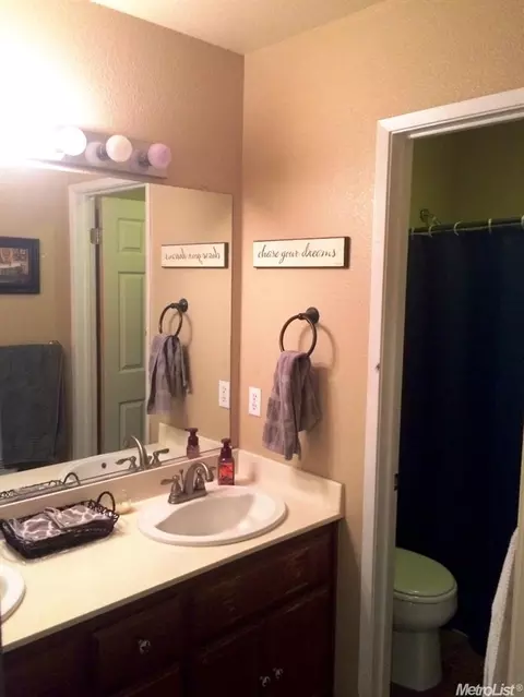 1146 E Hill Ct, Galt, CA 95632 photo 11
