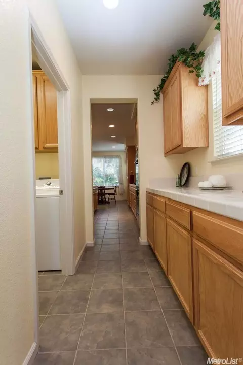 1922 Caprice Dr, Turlock, CA 95382 photo 5