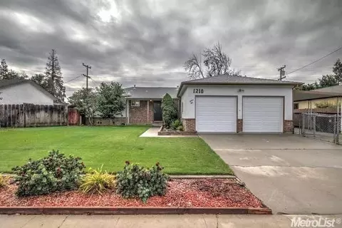 1210 6th St, Ripon, CA 95366 photo 1