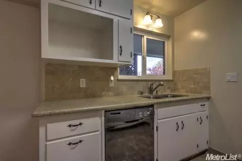 1210 6th St, Ripon, CA 95366 photo 6
