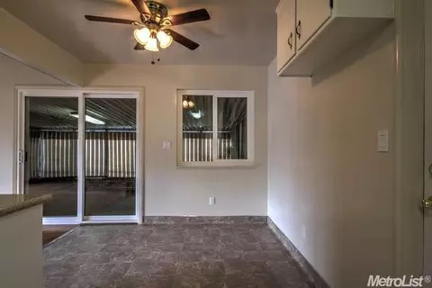 1210 6th St, Ripon, CA 95366 photo 8