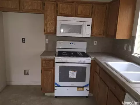 1125 Aristocrat, Ceres, CA 95307 photo 5