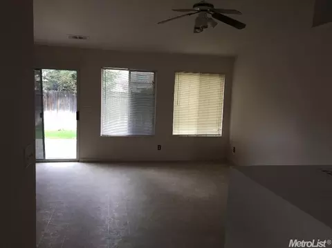 1125 Aristocrat, Ceres, CA 95307 photo 2