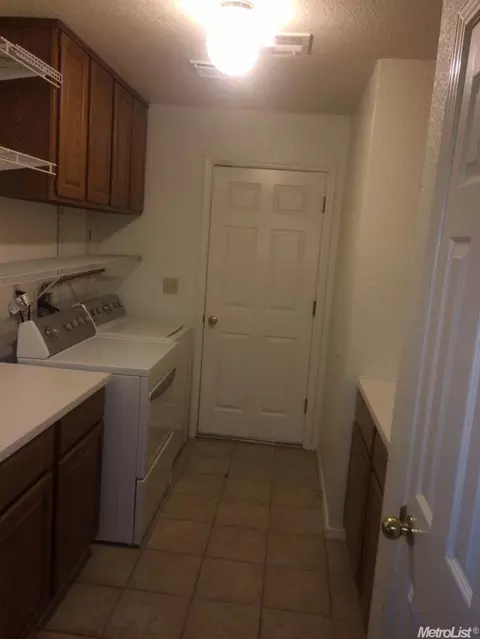 936 Yellow Brick Rd, Modesto, CA 95351 photo 8