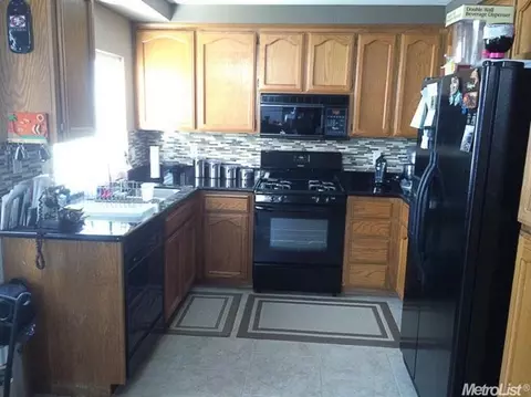 530 Renaissance Dr, Tracy, CA 95376 photo 12