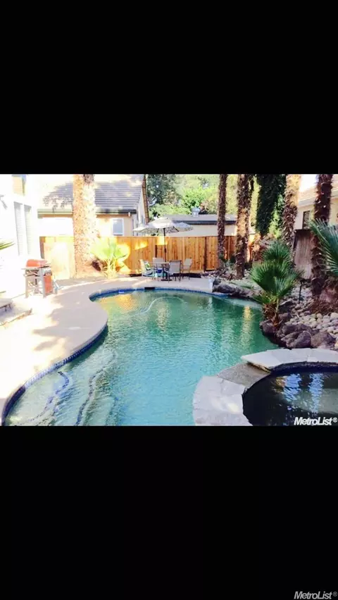 530 Renaissance Dr, Tracy, CA 95376 photo 8