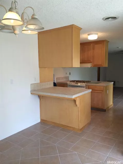 1900 Lobero Ln, Modesto, CA 95355 photo 8