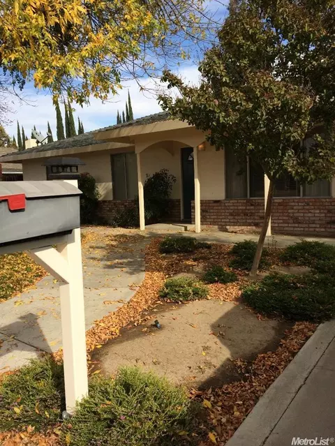 1900 Lobero Ln, Modesto, CA 95355 photo 1