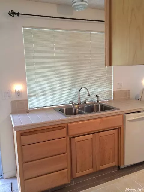 1900 Lobero Ln, Modesto, CA 95355 photo 9