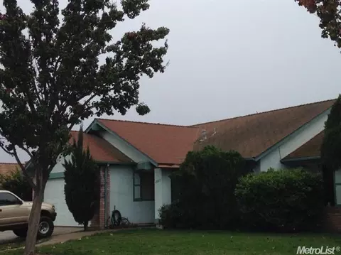 2068 Boulder Creek Dr, Modesto, CA 95351 photo 2
