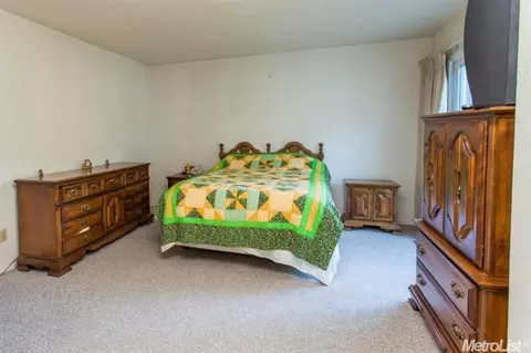 2491 N Berkeley Ave, Turlock, CA 95382 photo 8