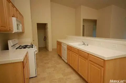 38 Brangus Ln, Patterson, CA 95363 photo 2