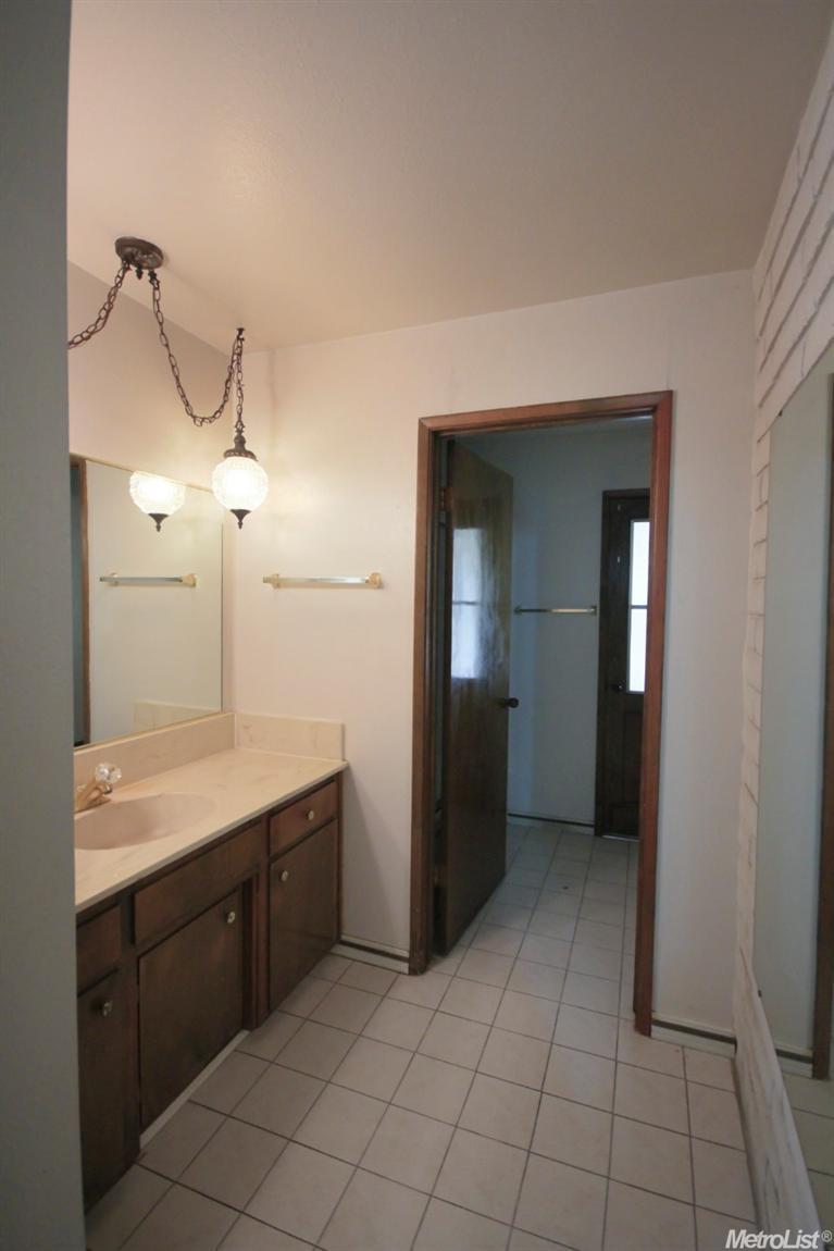 1105 Nantucket Pl, Modesto, CA 95355 photo 13