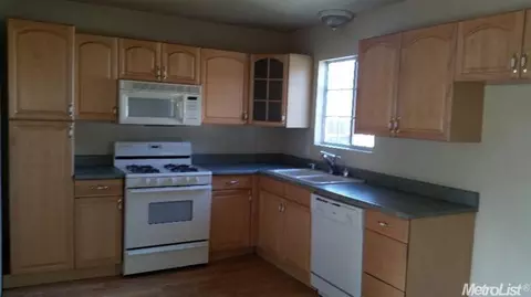 2813 Joy Ave, Ceres, CA 95307 photo 2