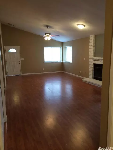 2660 N Walnut, Turlock, CA 95382 photo 3