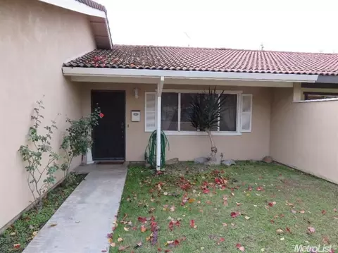 813 Panama Dr, Modesto, CA 95351 photo 2