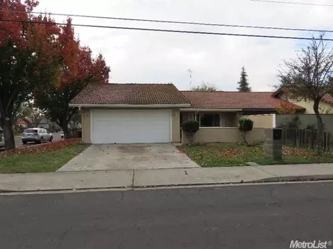 813 Panama Dr, Modesto, CA 95351 photo 1