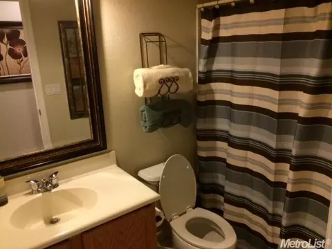 1704 Garibaldi Ct, Modesto, CA 95358 photo 8