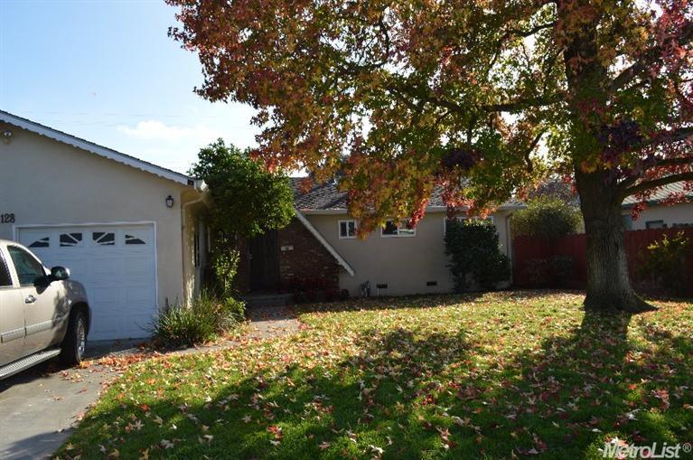 1128 E Alameda St, Manteca, CA 95336 photo 2