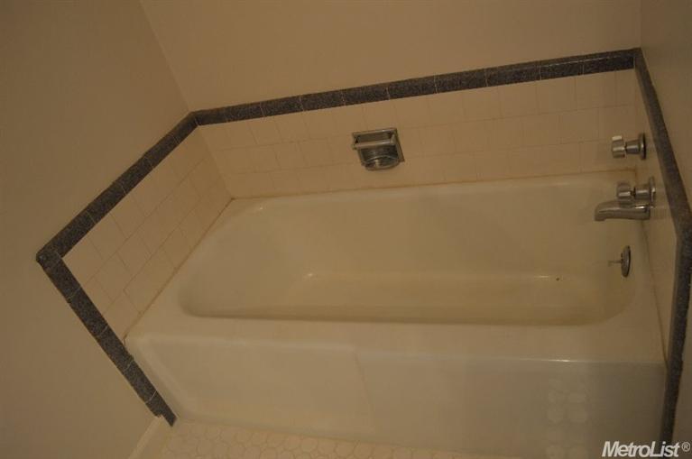 1128 E Alameda St, Manteca, CA 95336 photo 10