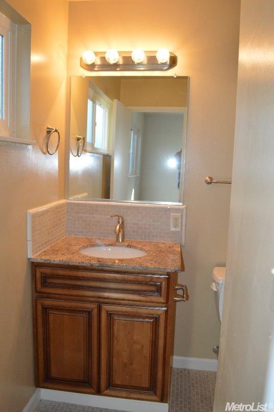 1128 E Alameda St, Manteca, CA 95336 photo 11