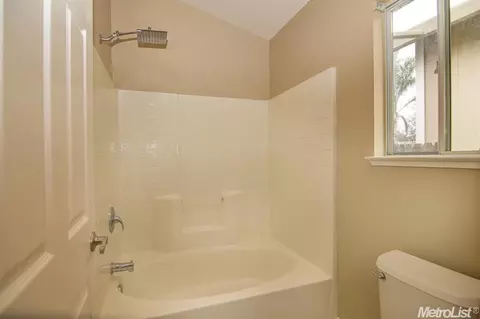 7429 Chris Albert Ct, Hughson, CA 95326 photo 14