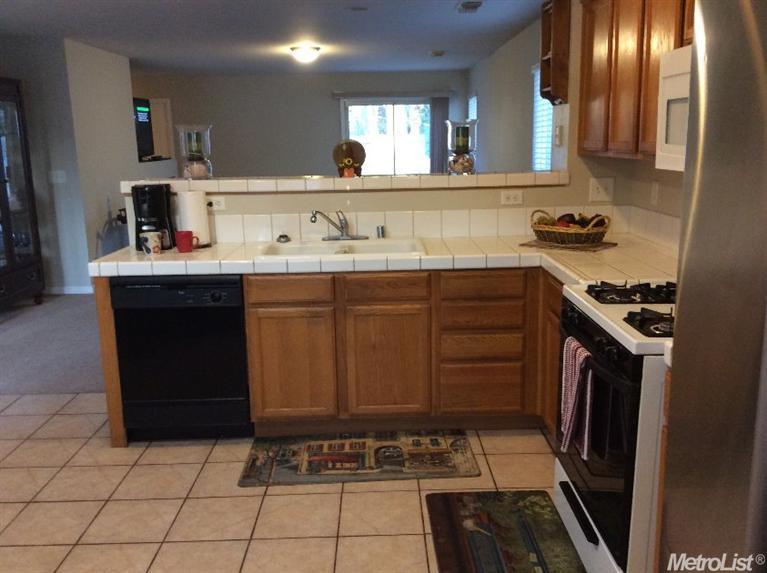 342 Goshawk, Patterson, CA 95363 photo 2