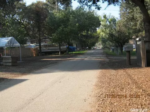 1087 E Willow Ave, Manteca, CA 95337 photo 3