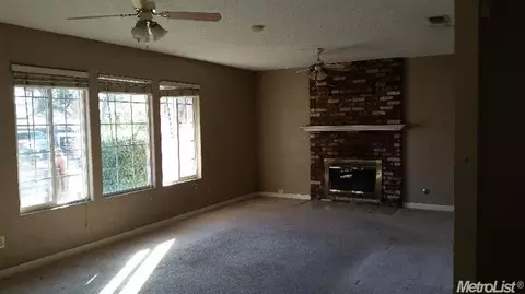 1009 Marklee Way, Modesto, CA 95355 photo 3