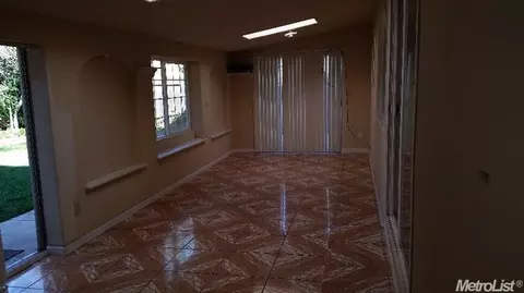 1009 Marklee Way, Modesto, CA 95355 photo 4