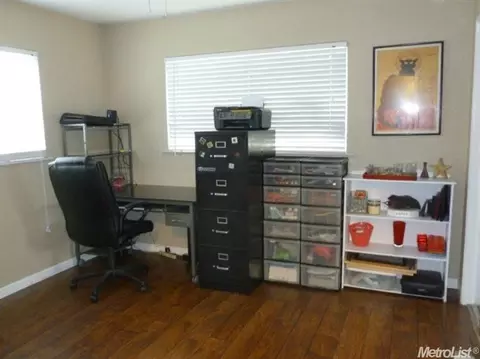 904 Hawthorne Ave, Modesto, CA 95350 photo 6