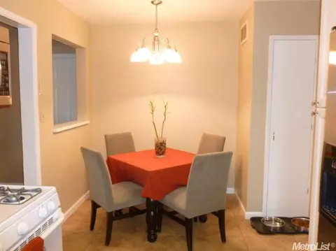 904 Hawthorne Ave, Modesto, CA 95350 photo 4