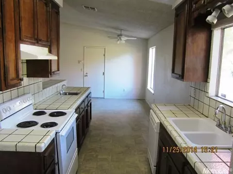 1000 W Union St, Modesto, CA 95356 photo 2