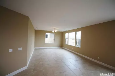 1472 Field Dr, Turlock, CA 95380 photo 8