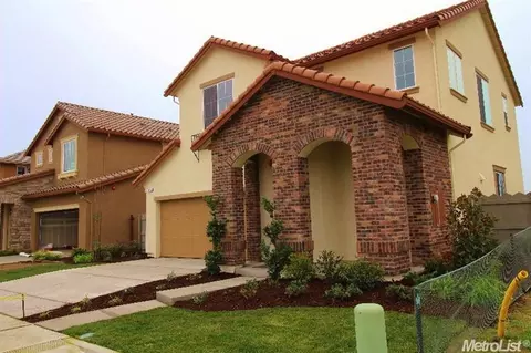 1472 Field Dr, Turlock, CA 95380 photo 2