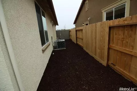 1472 Field Dr, Turlock, CA 95380 photo 22