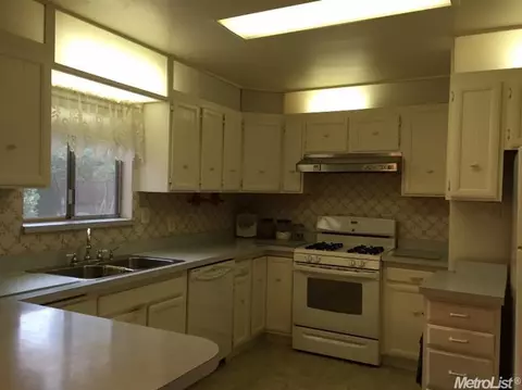 5311 Flagstone St, Carmichael, CA 95608 photo 3