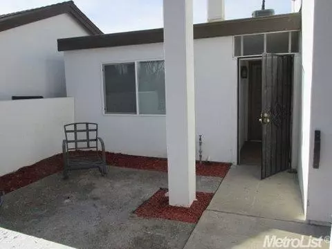 333 Capistrano Dr, Modesto, CA 95354 photo 2
