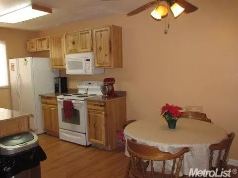 333 Capistrano Dr, Modesto, CA 95354 photo 5
