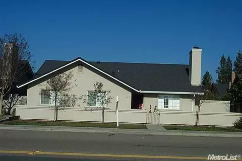 427 E Century Blvd, Lodi, CA 95240 photo 1