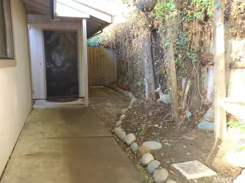 5717 John Richard Ct, Carmichael, CA 95608 photo 3