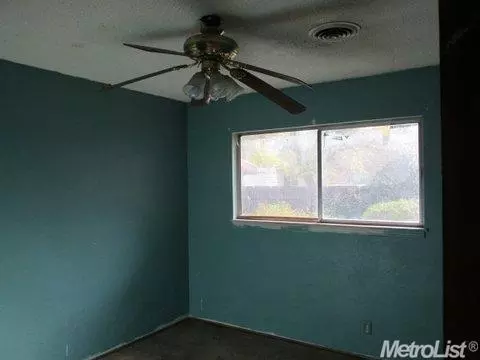 1122 W 10th St, Merced, CA 95341 photo 6