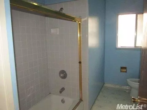 1122 W 10th St, Merced, CA 95341 photo 9