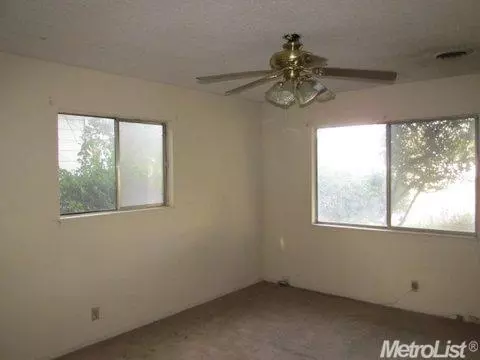1122 W 10th St, Merced, CA 95341 photo 8